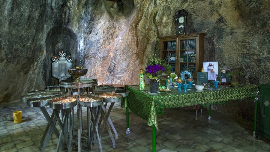 Chak Chak Fire Temple (Pir-e Sabz, Chakchaku) 